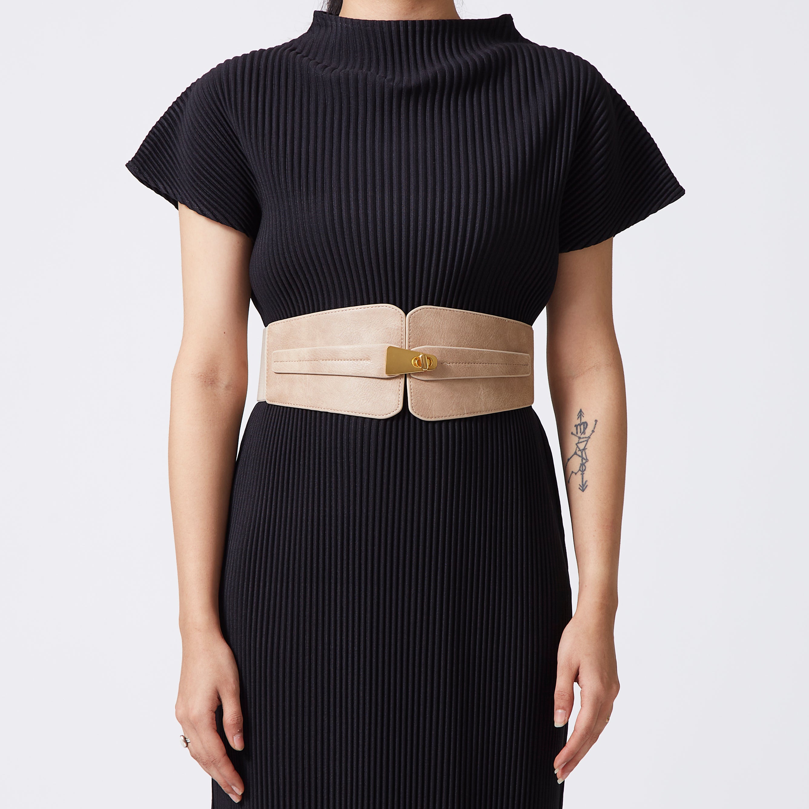 Light taupe elastic-backed suede belt
 Light taupe elastic-backed suede belt