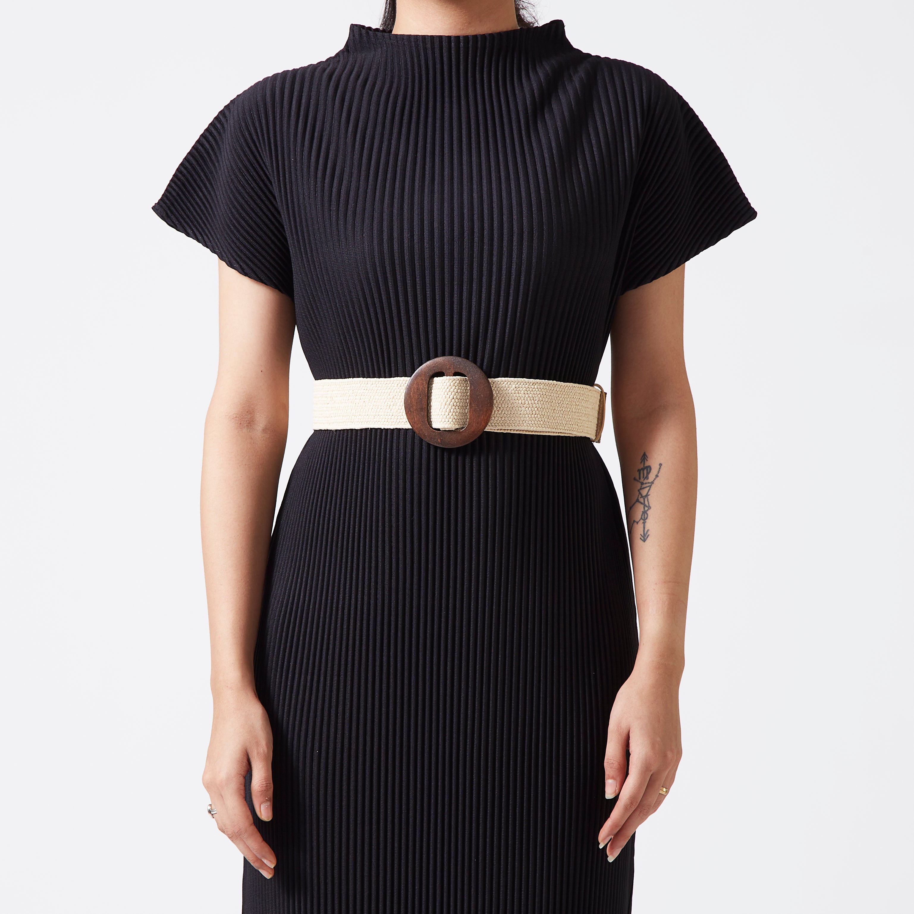 Ivory elastic rattan dark wood buckle belt
 Ivory elastic rattan dark wood buckle belt