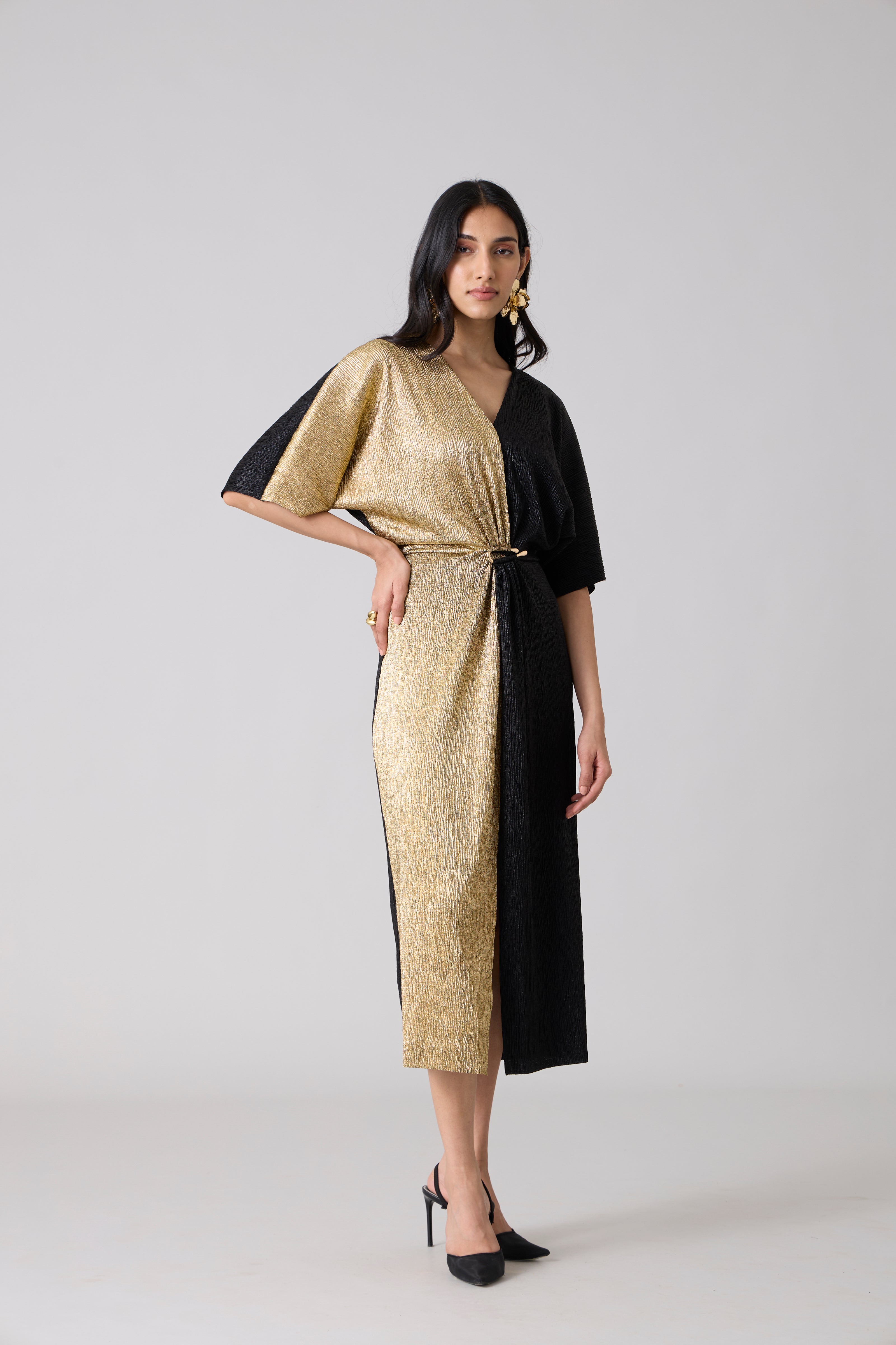 Cecil Midi Textured Metallic Dress - Black & Gold Cecil Midi Textured Metallic Dress - Black & Gold