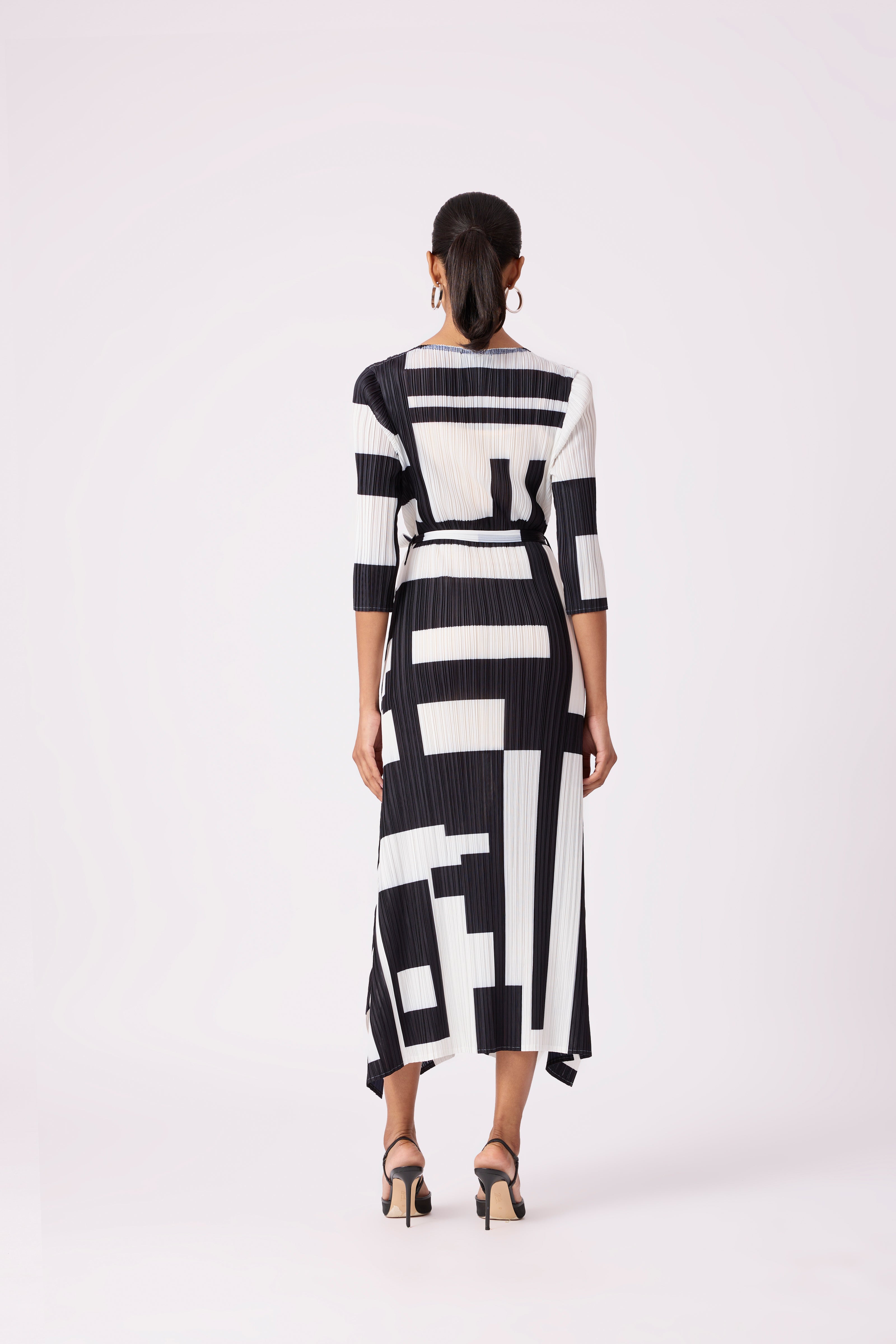 Trista Abstract Print Dress - Black White