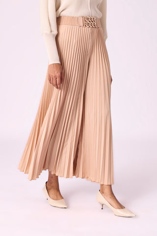 Ariana Pant - Camel