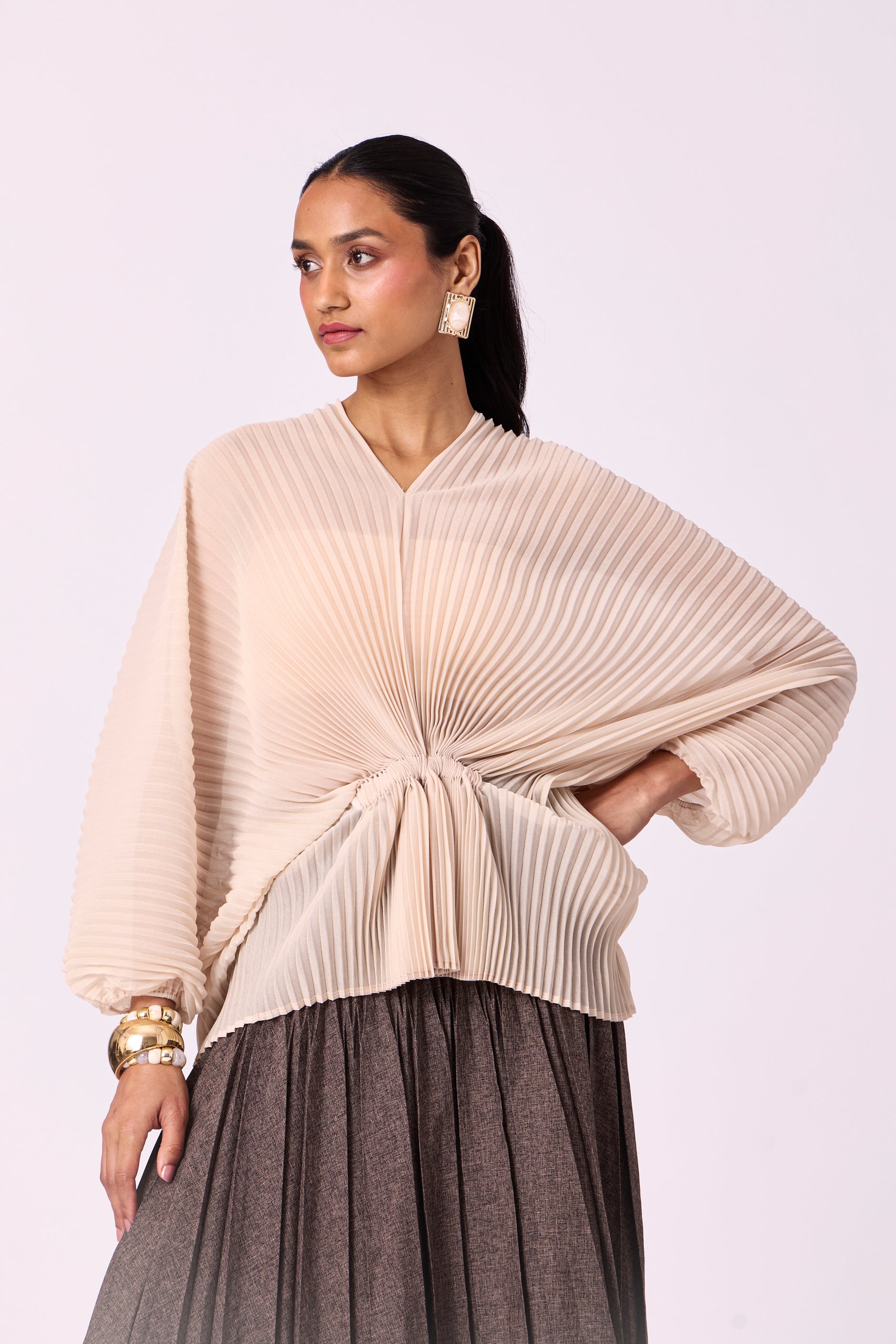 トップス SQUARE NECK LADY LIKE PLEATS TOP Pleated Square Neck Long Sleeve Top | Express