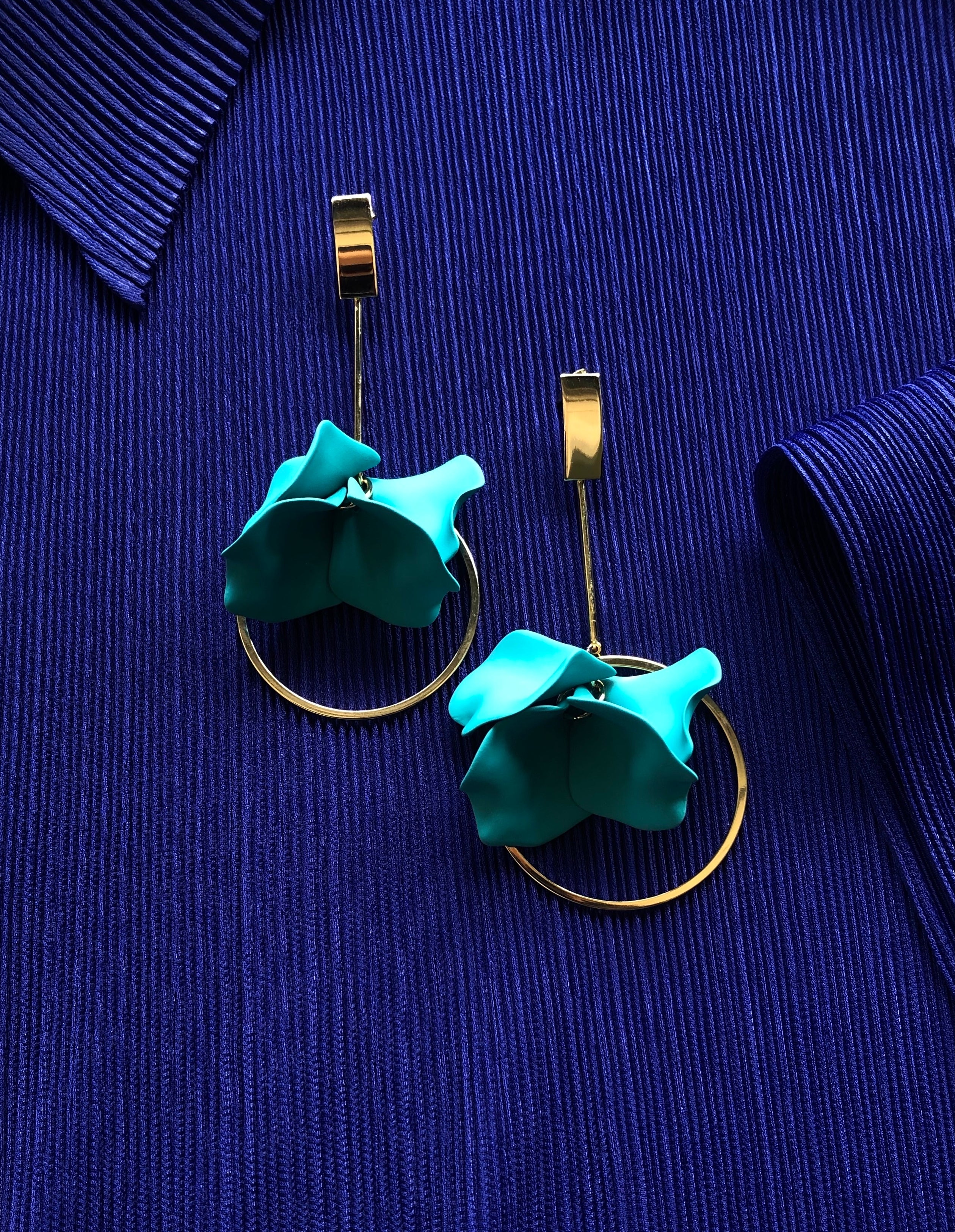 Suspended Pendulum Petal Earrings - Turquoise