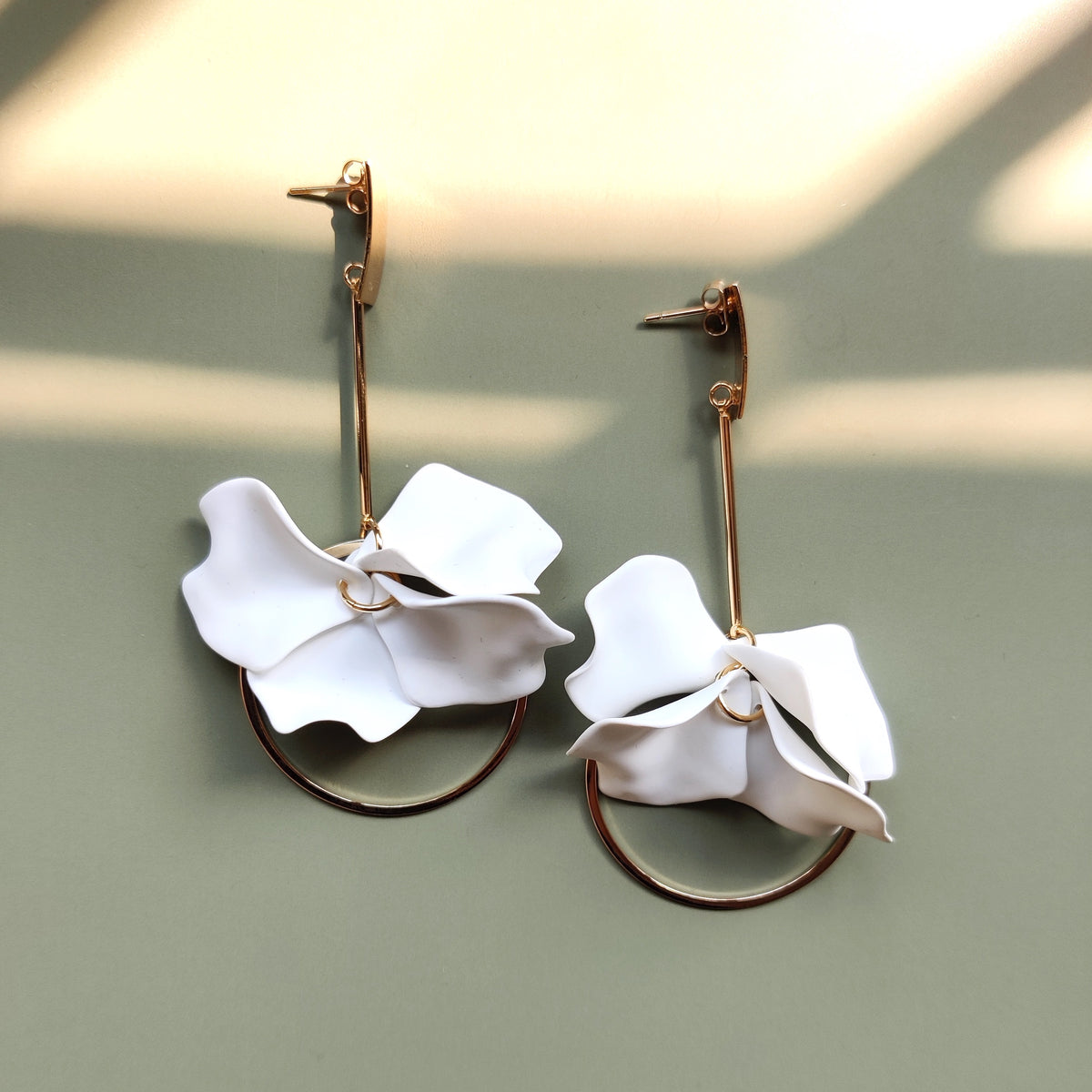 Suspended Pendulum Petal Earrings - White