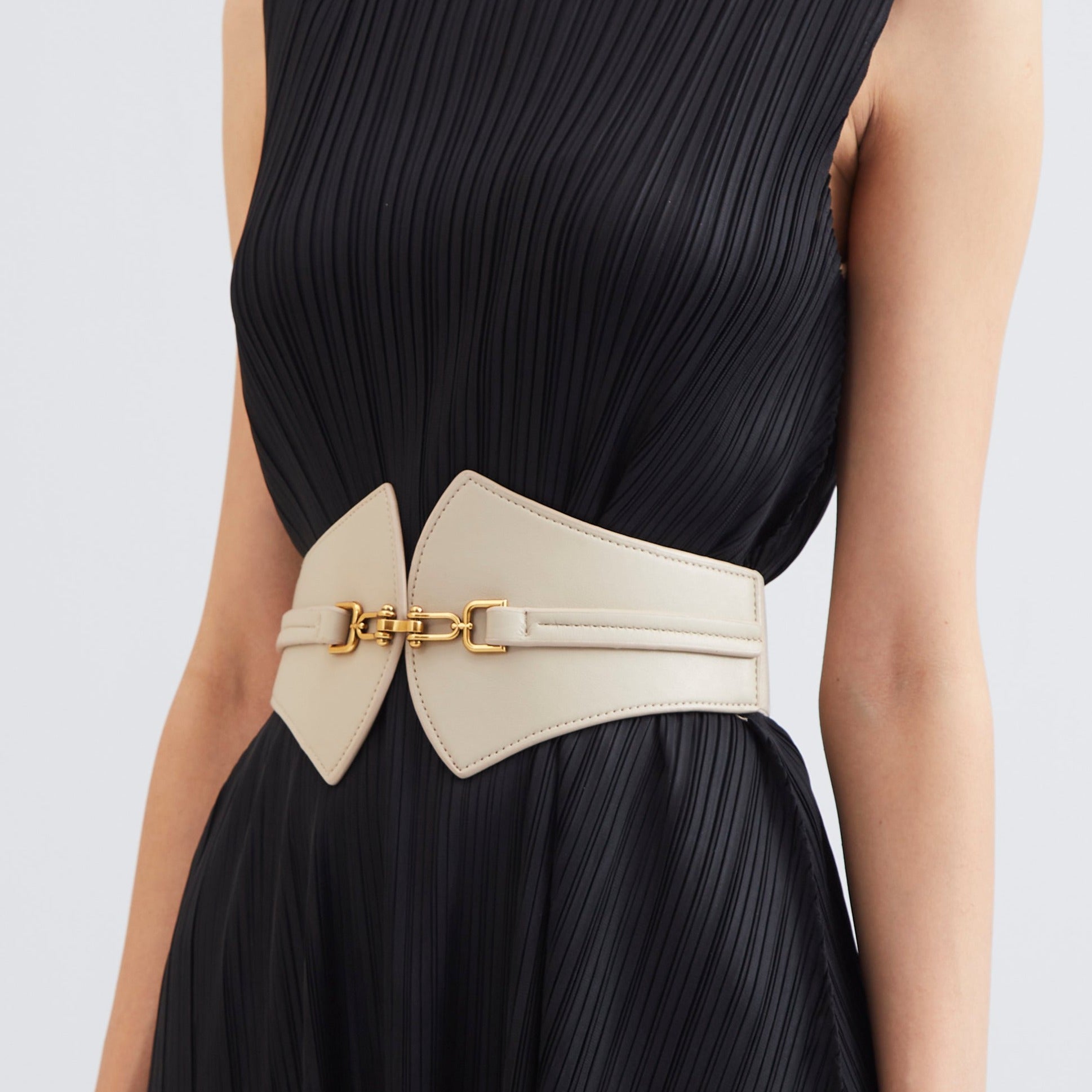 Dull Gold Clasp Buckle Belt - Nude